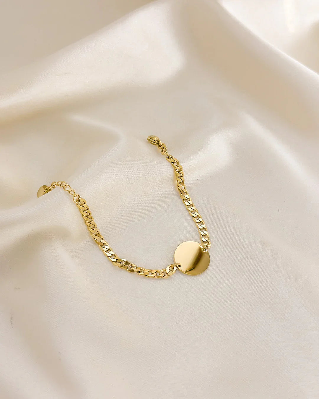 Bracelet gourmette Amani personnalisable avec une initiale